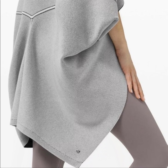 Lululemon Exaltation Wrap Black / Silver Ice - Picture 3 of 9